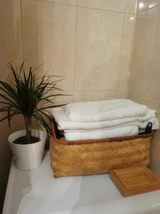 Bertigart Studio Apartment Bukares Bagian luar foto