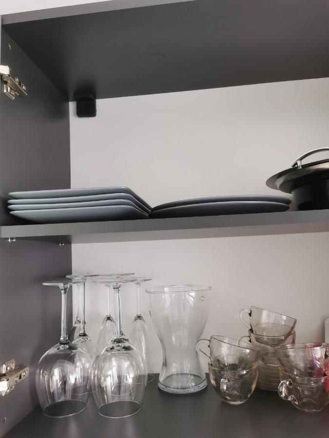 Bertigart Studio Apartment Bukares Bagian luar foto